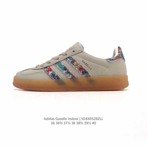 公司级 阿迪达斯 Adidas Originals Gazelle Indoor复古三叶草防滑透明橡胶板鞋经典运动鞋 这款经典鞋,忠于原版设计,缀撞色三条纹和鞋