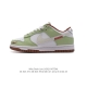 公司级 耐克 Nike Dunk Low Retro 运动鞋复古板鞋。作为 80 年代经典篮球鞋款，起初专为硬木球场打造，后来成为席卷街头的时尚标杆，现以经典细