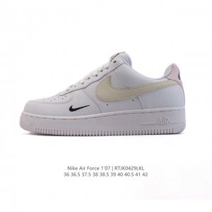 耐克 Nike Air Force 1 '07 Low 空军一号含气垫 小白鞋 低帮百搭厚底增高休闲运动板鞋。柔软、弹性十足的缓震性能和出色的中底设计，横跨复古