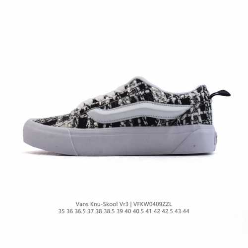 万斯 Vans Knu-Skool Vr3 Lx 面包鞋织物拼接鞋面。坎普尔 茱利安系列低帮复古硫化休闲运动板鞋“肥胖版大Logo”要说整个年最为热门的鞋型之一