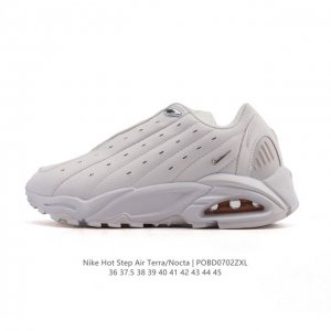 耐克 Nike Hot Step Air Terra Nocta 男女士运动鞋气垫缓震篮球鞋。小金属钩细节 说唱歌手Drake携手子品牌Nocta与Nike一起