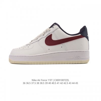 耐克 Nike Air Force 1 '07 Low 空军一号含气垫 低帮百搭厚底增高休闲运动板鞋。柔软、弹性十足的缓震性能和出色的中底设计，横跨复古与现代的