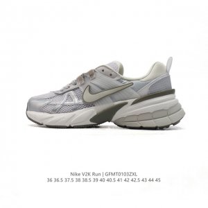 Nike 耐克 V2K Run 减震防滑 复古低帮运动跑步鞋 超火复古跑鞋，采用太空革组合呼吸网眼布鞋面材质，搭载正确4层组合底模，嵌入tpu加固稳定模块,双层