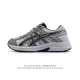 Asics 亚瑟士 2025新款男女子Gel-Contend 4缓震回弹透气跑步鞋！高颜值百搭入门级跑鞋多层网面织物+植绒材质构成了亚瑟士Logo图案，具有很高