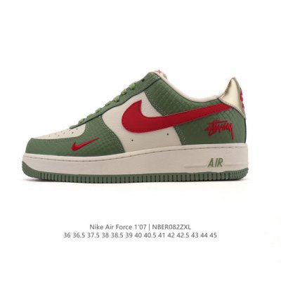耐克 Nike Air Force 1 '07 Low 空军一号含气垫 低帮百搭厚底增高休闲运动板鞋。柔软、弹性十足的缓震性能和出色的中底设计，横跨复古与现代的
