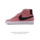 耐克Nike Blazer Mid 开拓者系列 高帮百搭休闲运动板鞋Nike Blazer通过配色和材质的变换，演绎出了无数的版本。配出当下流行的阴阳元素。呈现