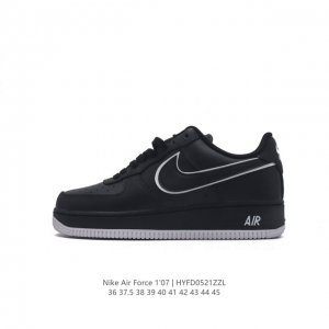 耐克 Nike Air Force 1 '07 Low 空军一号含气垫 低帮百搭厚底增高休闲运动板鞋。柔软、弹性十足的缓震性能和出色的中底设计，横跨复古与现代的