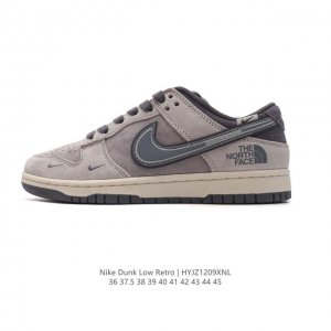 公司级 耐克 Nike Dunk Low Retro 运动鞋复古板鞋。作为 80 年代经典篮球鞋款，起初专为硬木球场打造，后来成为席卷街头的时尚标杆，现以经典细