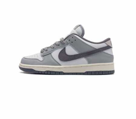真标 耐克 Nike Dunk Low 运动鞋复古滑板鞋 Sb系列经典运动鞋 采用天然皮革 经久耐穿 塑就如元年款 Dunk 般的复古质感 鞋头透气孔 搭配鞋口 - 点击图像关闭
