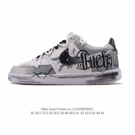 公司级 耐克Nike Court Vision Low 校园风低帮复古篮球板鞋男女运动鞋 解构绑带 双鞋带。延续80年代复古篮球鞋，添加学院风细节。皮革组合鞋面 - 点击图像关闭