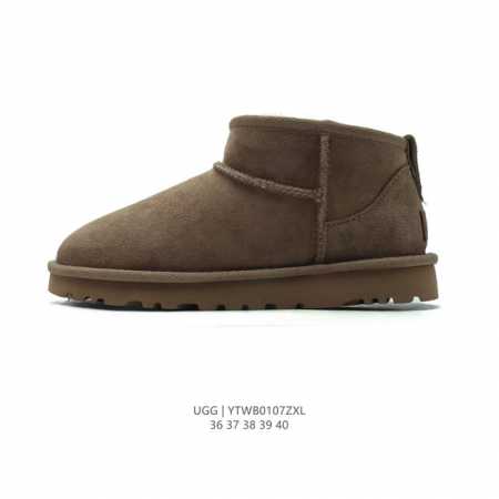 特价 Ugg 雪地靴 女鞋广东原产，采用tpu模压鞋面内嵌羚羊棕羊毛，鞋面具有防水功能，选用7毫米uggpure 植入式羊毛里衬与可拆卸的uggpure 植入式 - 点击图像关闭