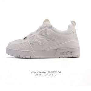 公司级 Lv Skate Sneaker 路易威登 2025年新款运动板鞋 闪钻 蛇年限定 春夏秀场初次亮相，此次以粒面牛皮革焕新呈现。加垫鞋领和鞋舌援引滑板鞋