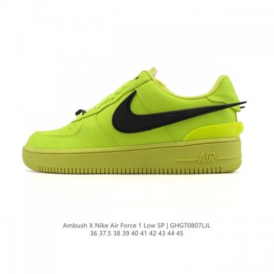耐克 空军一号 Af1 低帮休闲板鞋 Ambush X Nk Air Force 1'07 Low Sp 空军一号联名标志性的Swoosh延伸至鞋跟之外，鞋舌和