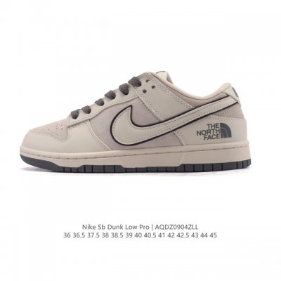 特价 耐克 Nike Dunk Low Retro 运动鞋复古板鞋。作为 80 年代经典篮球鞋款，起初专为硬木球场打造，后来成为席卷街头的时尚标杆，现以经典细节