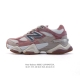 Nb 新百伦 New Balance Nb9060小象蹄女款9060舒适百搭老爹鞋。全新 9060 款式将经典风格与现代设计融合到日常多功能性中。 9060 重