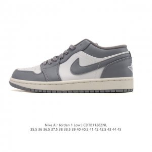 公司级 真标 耐克 乔丹Air Jordan 1 Low Aj1 乔1 乔丹1代Aj1 低帮复古文化休闲运动篮球鞋。该鞋款从 1985 年元年款汲取设计灵感，焕