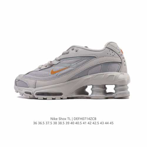 耐克 Nike Shox Tl 男子运动鞋厚底增高老爹鞋，令机械力学缓震性能跃升新层次。采用透气网眼鞋面和全掌型 Nike Shox 技术，革新演绎经典 200