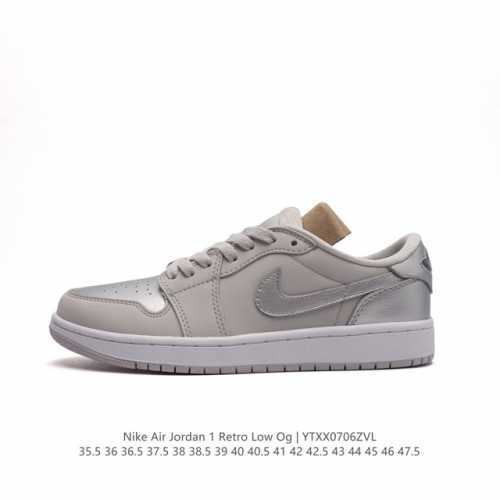 真标 耐克 乔丹Air Jordan 1 Low AJ1 乔1 乔丹1代aj1 低帮复古文化休闲运动篮球鞋。该鞋款从 1985 年元年款汲取设计灵感，焕新演绎简