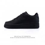 耐克 Nike Air Force 1 '07 Low 空军一号含气垫 小白鞋 低帮百搭厚底增高休闲运动板鞋。柔软、弹性十足的缓震性能和出色的中底设计，横跨复古