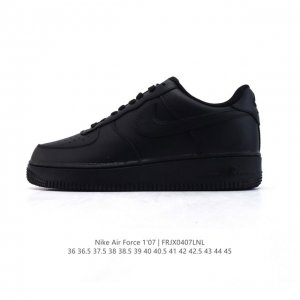 耐克 Nike Air Force 1 '07 Low 空军一号含气垫 小白鞋 低帮百搭厚底增高休闲运动板鞋。柔软、弹性十足的缓震性能和出色的中底设计，横跨复古