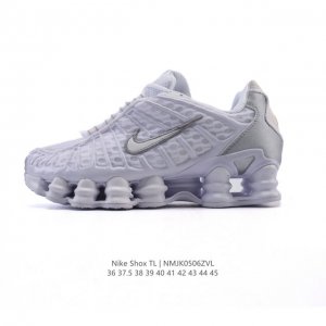 耐克 Nike Shox Tl 男女子运动鞋厚底增高老爹鞋，令机械力学缓震性能跃升新层次。采用透气网眼鞋面和全掌型 Nike Shox 技术，革新演绎经典 20