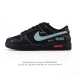 公司级 耐克 Nike Dunk Low Retro 运动鞋复古板鞋，作为 80 年代经典篮球鞋款，起初专为硬木球场打造，后来成为席卷街头的时尚标杆，现以经典细