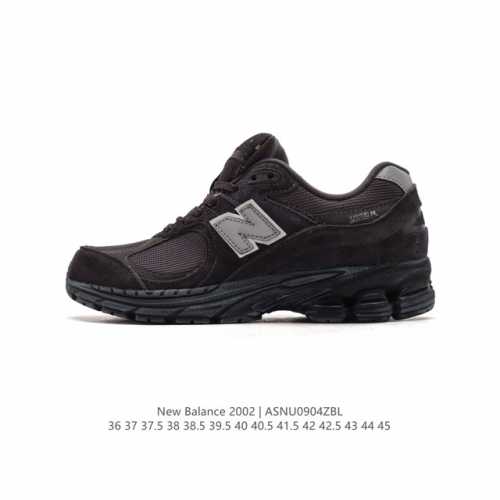 新百伦 New Balance 2002R 跑鞋 男女运动鞋 潮老爹鞋。沿袭了面世之初的经典科技，以 Encap 中底配以升级版 N-Ergy 缓震物料。鞋面则