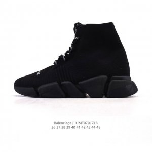 巴黎世家Balenciaga 巴黎袜子鞋 太多的词汇来形容这款鞋子了 轻便 舒适穿着方便让它备受青睐 更是各大明星们的最爱 如果说之前的袜子鞋不够运动 那么这双