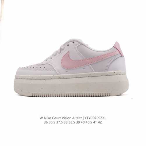 Nike耐克新款Nike Court Vision Alta Ltr 厚底增高运动休闲板鞋。时尚设计，巧妙融合皮革材质搭配加高鞋底。出众篮球鞋外观搭配柔软鞋舌，
