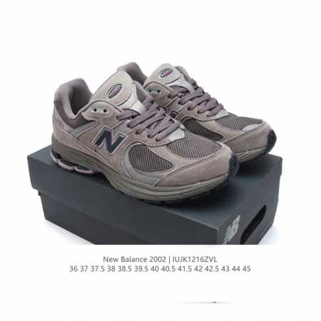 新百伦 New Balance 2002R 跑鞋 男女运动鞋厚底老爹鞋。沿袭了面世之初的经典科技，以 Encap 中底配以升级版 N-Ergy 缓震物料。鞋面则 - 点击图像关闭