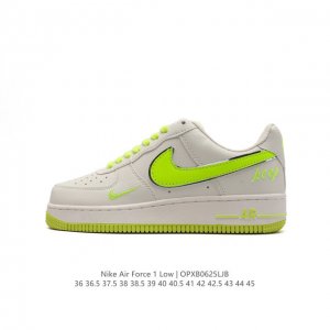 耐克 Nike Air Force 1 '07 Low 空军一号含气垫 低帮百搭厚底增高休闲运动板鞋。柔软、弹性十足的缓震性能和出色的中底设计，横跨复古与现代的