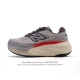 公司级 新百伦 New Balance Fresh Foam X 1080 V14 男女同款舒适缓冲跑步运动鞋。这款鞋将可靠的舒适性和高性能相结合，为日常穿着和