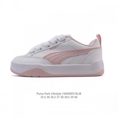 puma 彪马 女运动板鞋，原楦原纸版开发版型，采用环保纤维革组合翻毛皮饰片鞋面材质，外置耐磨橡胶大底蕾哈娜同系面包鞋太好看了！彪马Puma Park Life