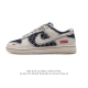 公司级 耐克 Nike Dunk Low Retro 运动鞋复古板鞋。作为 80 年代经典篮球鞋款，起初专为硬木球场打造，后来成为席卷街头的时尚标杆，现以经典细