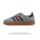 140 Adidas/阿迪达斯 男女同款运动鞋 三叶草Samba Velentine 休闲鞋 德训鞋 复古板鞋经典运动鞋。一款阿迪达斯的Samba面包鞋，该鞋具