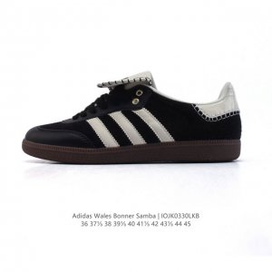 真标 阿迪达斯 德训鞋 经典复古低帮休闲运动慢跑鞋Wales Bonner X Adidas 2025 全新秋冬系列联名鞋款 织物鞋面经典运动板鞋。该鞋超大鞋舌