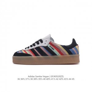 Adidas 阿迪达斯 男女运动鞋 三叶草sambavegan休闲鞋 德训鞋 复古板鞋经典运动鞋。采用环保设计的焕新adidas Samba经典鞋,力求伴你前行
