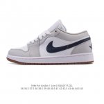 公司级 耐克 乔丹Air Jordan 1 Low Aj1 乔1 乔丹1代Aj1 低帮复古文化休闲运动篮球鞋。从1985 年面世的元年款汲取设计灵感，采用简洁大
