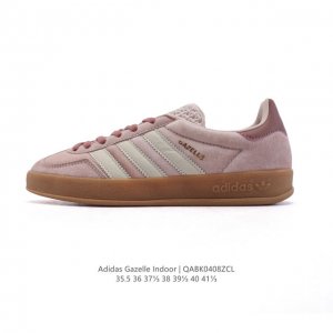 阿迪达斯 Adidas Originals Gazelle Indoor复古三叶草防滑透明橡胶板鞋经典运动鞋。这款经典鞋,忠于原版设计,缀撞色三条纹和鞋跟饰片。