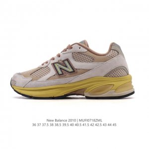公司级 新百伦 New Balance2010英产做旧鞋款纯色绒运动鞋 厚底增高老爹鞋。此复刻经典鞋款，加入当下大热的户外元素，以曾经篮球鞋款型式样加以打造鞋款
