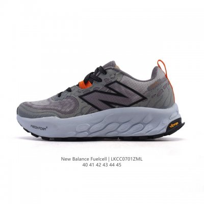 公司级 新百伦 New Balance Fresh Foam X 1080 V14 男款舒适缓冲跑步运动鞋。这款鞋将可靠的舒适性和高性能相结合，为日常穿着和比赛