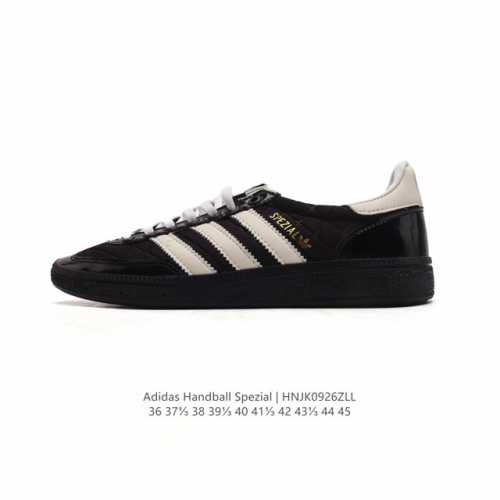 阿迪达斯 Adidas Handball Spezial 低帮三叶草学院风复古休闲板鞋 德训鞋 橡胶底柔软皮革经典运动鞋板鞋。圆头、缝合拼接设计、正面绑带、鞋舌