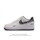 耐克 Nike Air Force 1 '07 Low 空军一号含气垫 低帮百搭厚底增高休闲运动板鞋。柔软、弹性十足的缓震性能和出色的中底设计，横跨复古与现代的