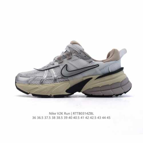 200 【公司级】Nike/耐克 V2K Run 减震防滑 复古低帮运动跑步鞋 超火复古跑鞋，采用太空革组合呼吸网眼布鞋面材质，搭载正确4层组合底模，嵌入Tpu