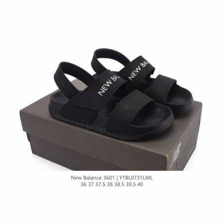 新品公司级 新百伦 New Balance3601一字带凉鞋女款黑色时尚潮流百搭高颜值休闲运动 沙滩凉拖鞋 D宽 这款女士凉鞋鞋面采用合成材质，可调节，透气出汗 - 点击图像关闭