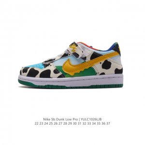 童鞋 耐克 Nike SB Dunk Low Pro 男 女儿童滑板鞋 经典复古运动鞋 奶牛配色。采用低帮设计，塑就经典 Dunk 风格。鞋垫后跟搭载 Zoom
