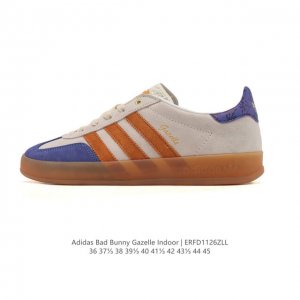 阿迪达斯 T 头鞋 系列Bad Bunny X Adidas Gazelle Indoor德训鞋 潮运动板鞋。Badbunny与Adidas再度联名，推出全新G