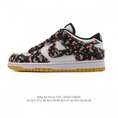 耐克 Nike Dunk Low Retro 运动鞋复古板鞋，作为 80 年代经典篮球鞋款，起初专为硬木球场打造，后来成为席卷街头的时尚标杆，现以经典细节和复古