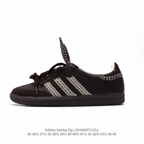 复古风十足，联乘英国设计师品牌wales Bonner X Adidas Originals Samba Classic Black Pony 桑巴舞系列绅士德