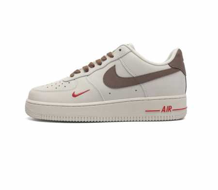 耐克 Nike Air Force 1 07 空军一号 Af 1 低帮百搭休闲运动板鞋 柔软 弹性十足的缓震性能和出色的中底设计 横跨复古与现代的外型结合 造就 - 点击图像关闭